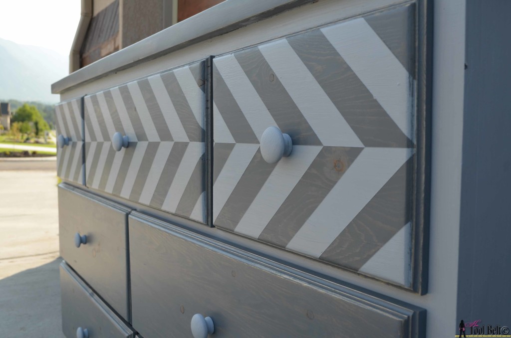 7 drawer dresser built from pallets with a chevron top - free plans on hertoolbelt.com