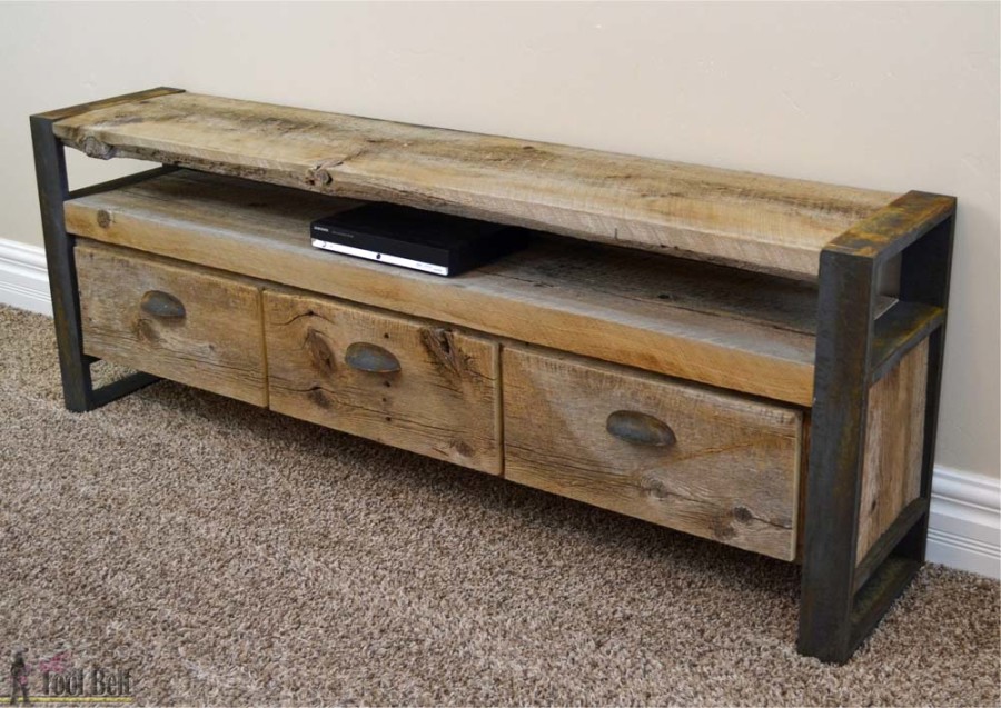 Reclaimed lumber makes the coolest projects. Free plans to build a unique rustic media console table.