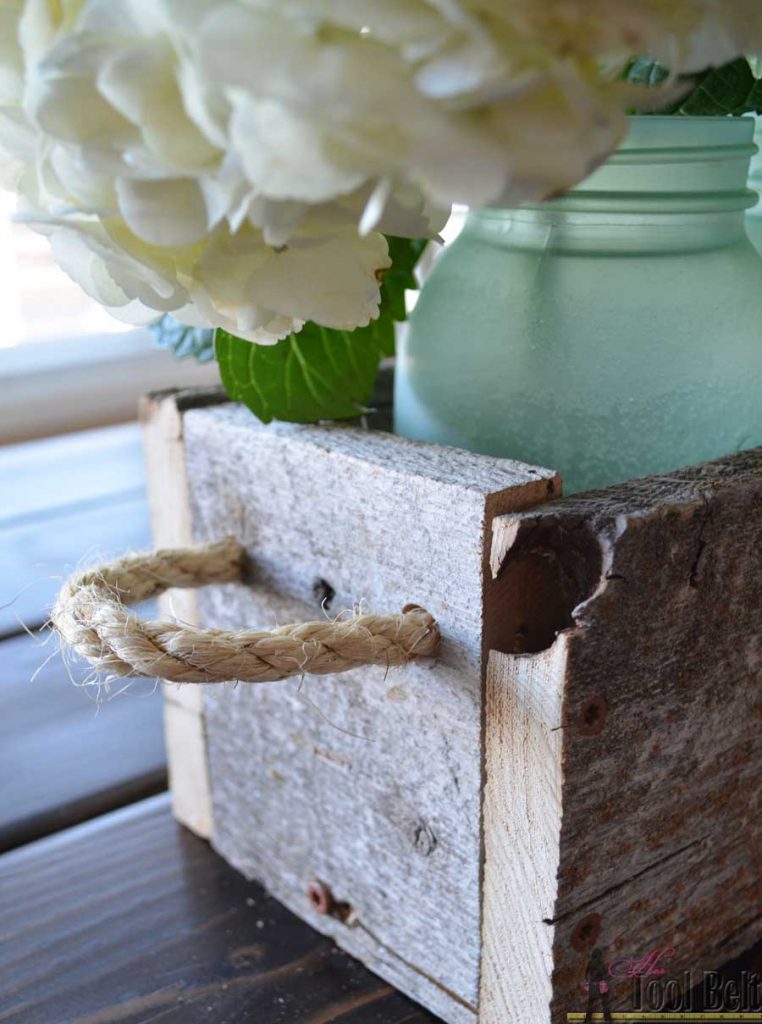 Simple box centerpiece plans with lots of variations on length and height. Check out how to transform regular mason jars into pretty sea glass jars