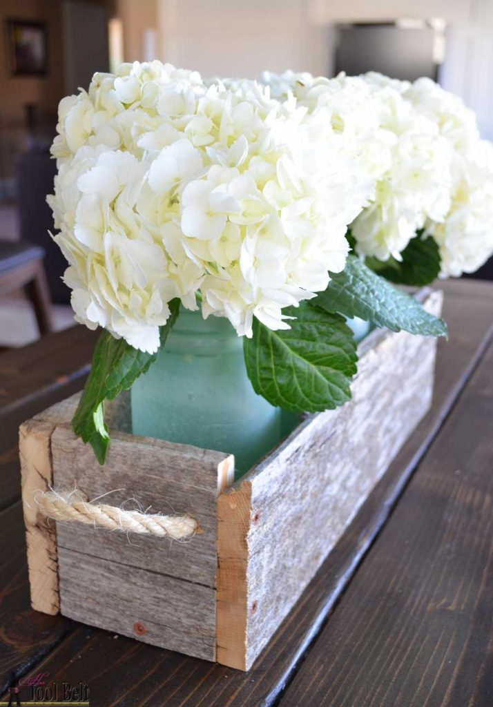 Simple box centerpiece plans with lots of variations on length and height. Check out how to transform regular mason jars into pretty sea glass jars