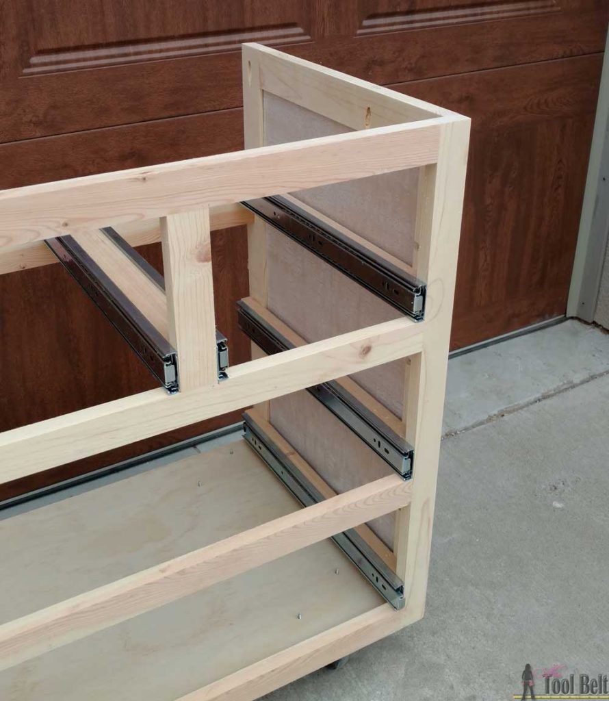 Free plans to build a DIY 5 drawer dresser/changing table with bead board detail.