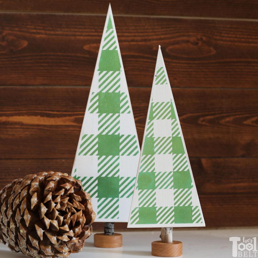 DIY gingham Christmas Trees for your table top decor. Free vinyl template file to make your own.